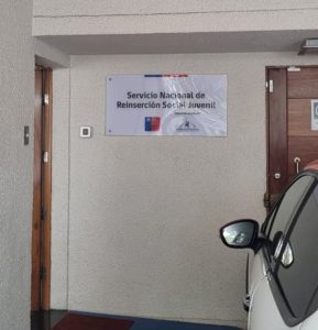 Letrero Acrílico, 4 Distanciadores, con instalación. Fundación Tierra de Esperanza - Concepción